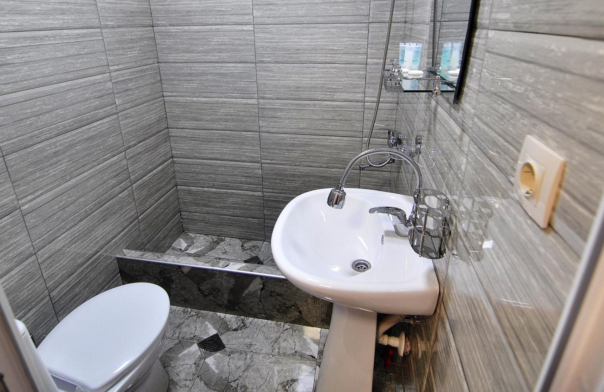 Light Hotel Tbilisi Eksteriør billede